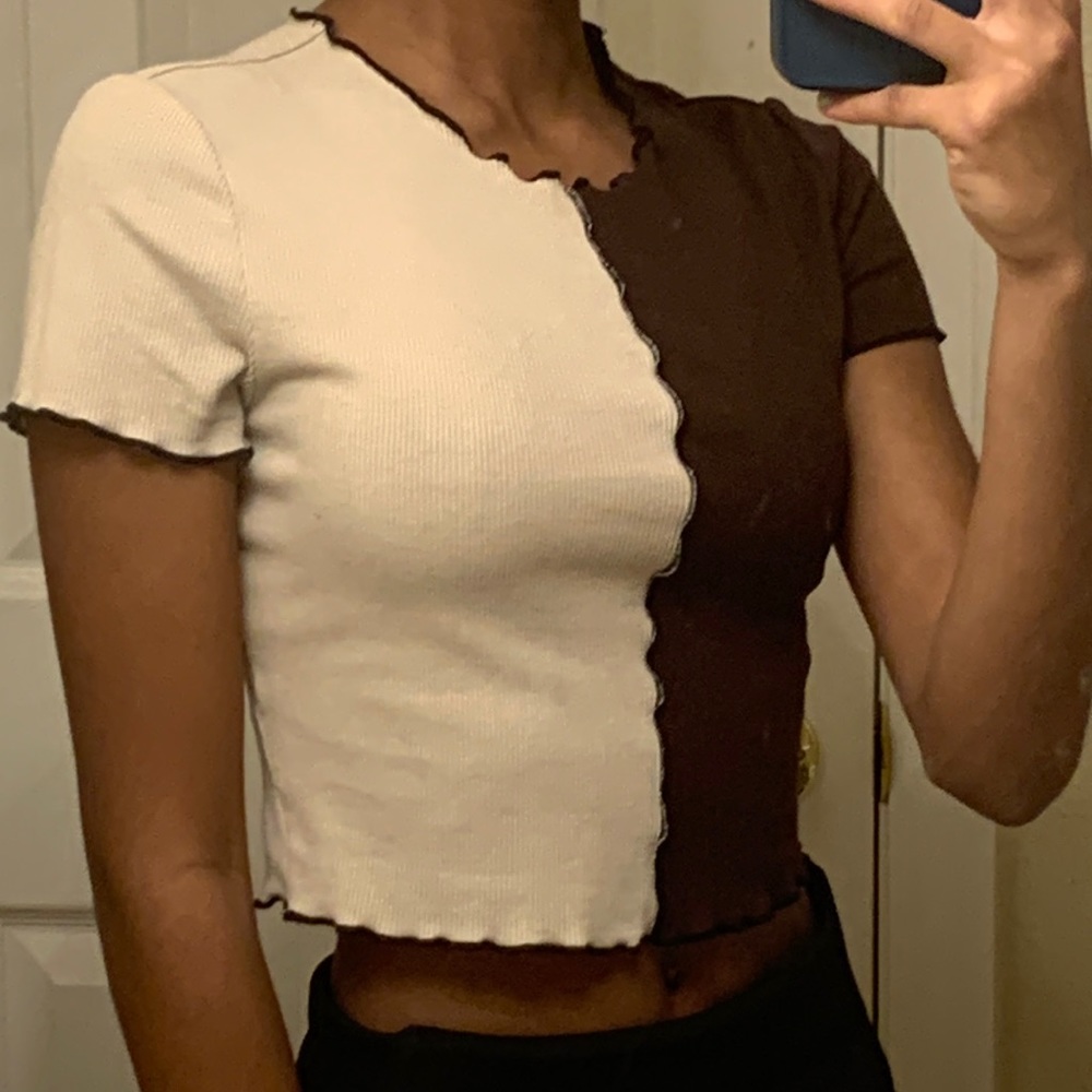 Cropped split color XS top
